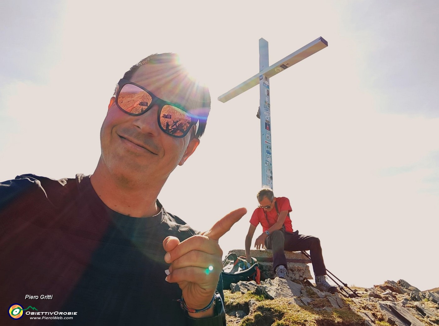 47 Alla croce di vetta di Cima Val Pianella (2349 m).jpg